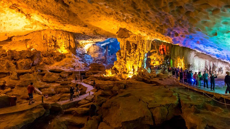 halong bay cruise sung sot cave