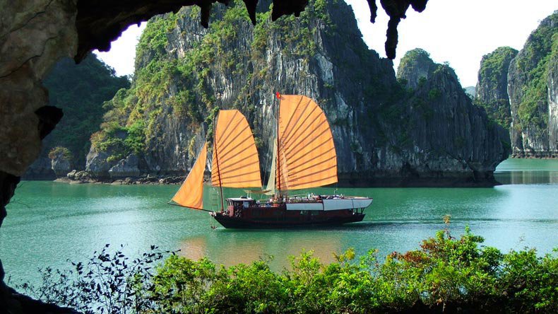 Halong Bay Among World's Most Beautiful Destinations 2022