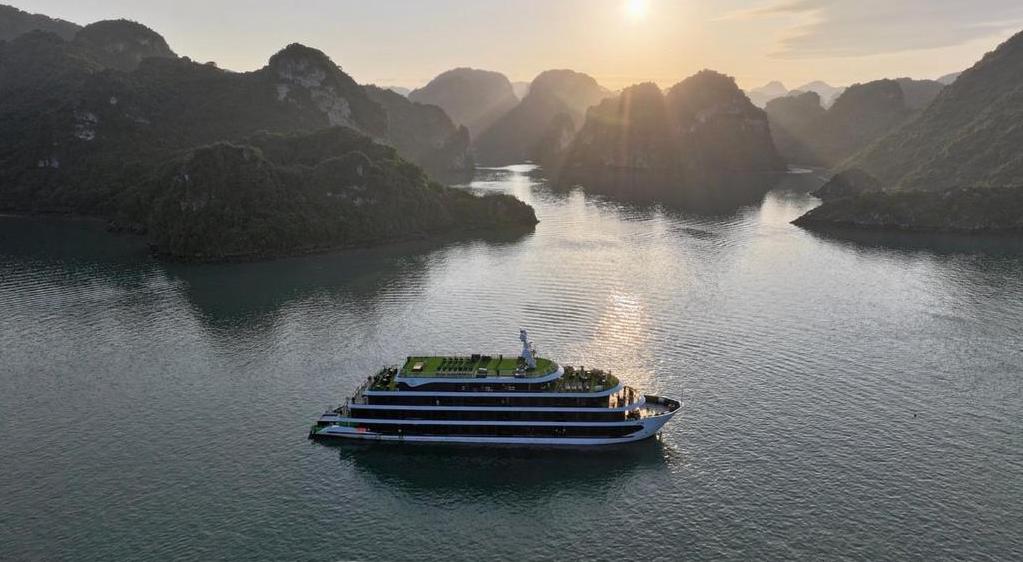 a class cruises halong bay