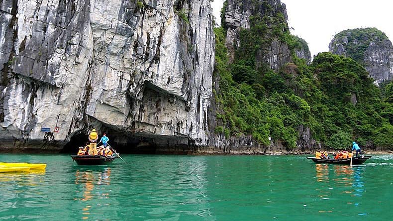 https://www.visithalongbay.com/media/uploads/froala_editor/images/LuonCave2.jpg
