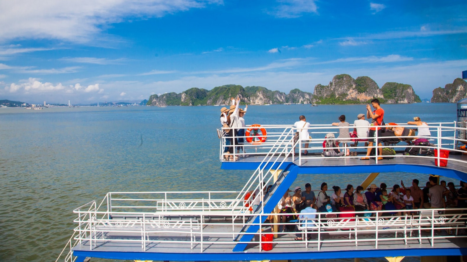 halong bay cruise with cat ba island