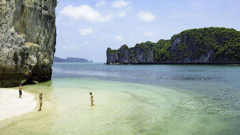 https://www.visithalongbay.com/media/uploads/froala_editor/images/batraidao_emperorcruises.com.jpg