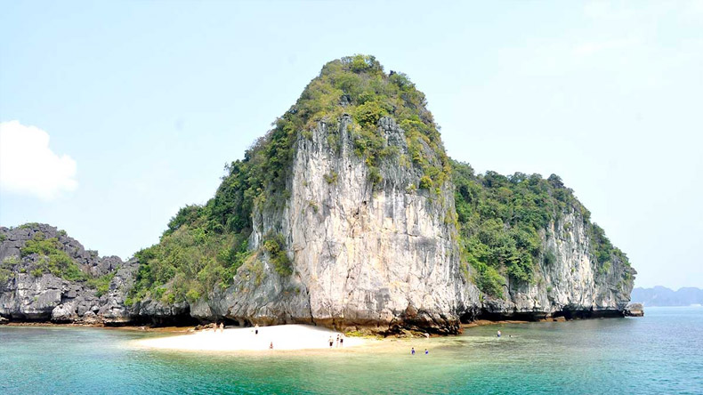 https://www.visithalongbay.com/media/uploads/froala_editor/images/batraidao_muadulich.com.jpg