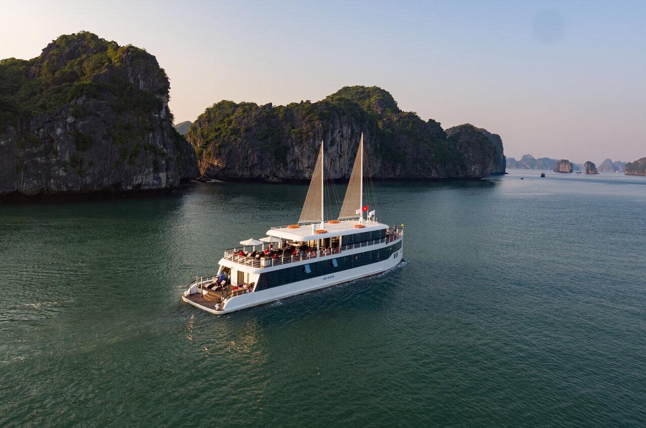 halong bay day trip cruise