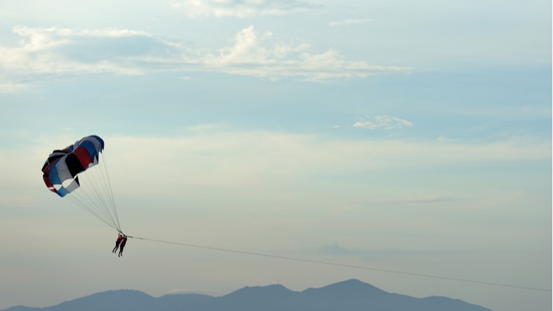 Outdoor Adventures: A Guide to Rock Climbing and Parasailing in Halong Bay and Cat Ba Island